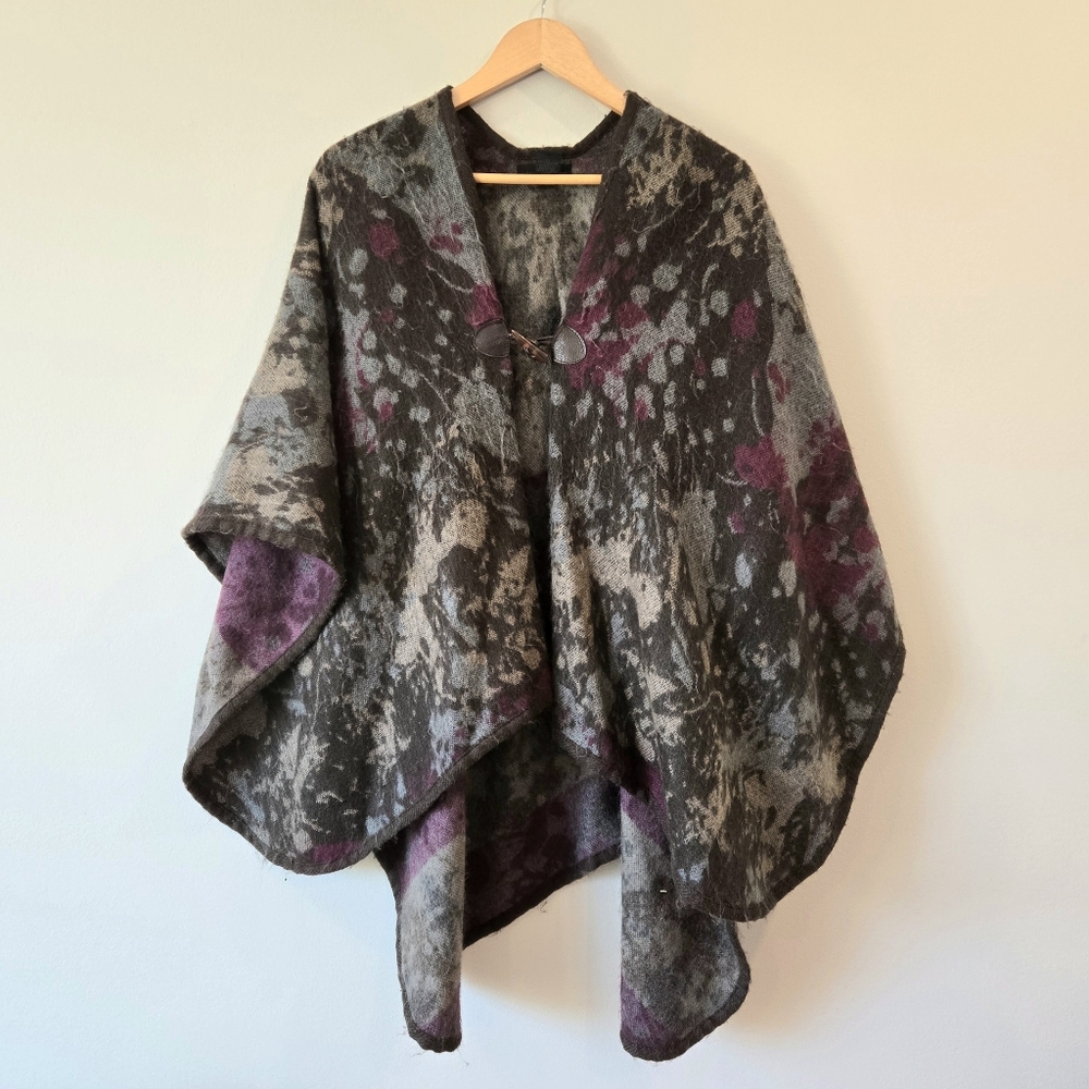 EUC Steven Madden poncho/shawl/ruana, one size - brown, magenta, beige & grey